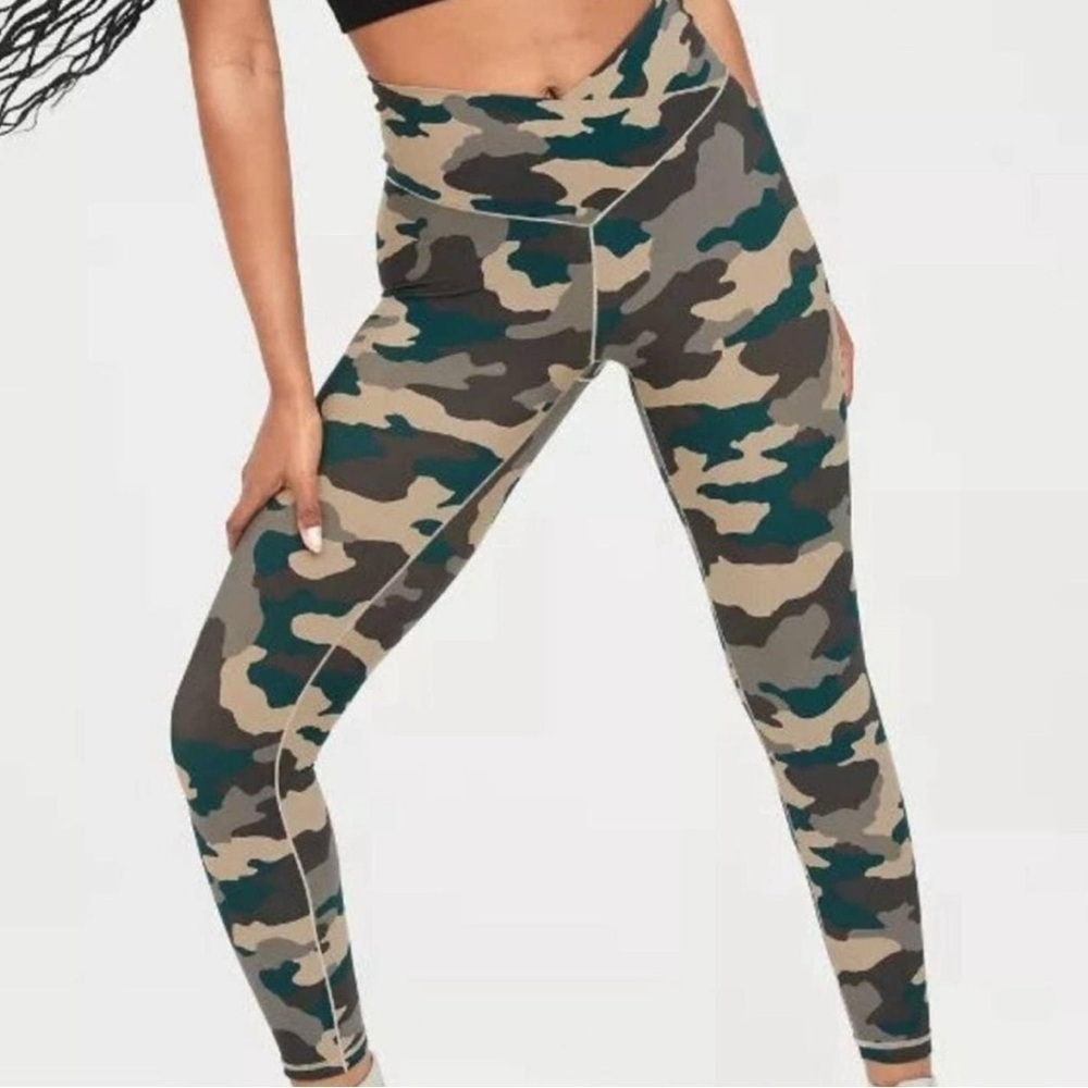 NWOT Aerie Offline Real Me High Waist Crossover 7/8 Camo Leggings - Picture 3 of 6